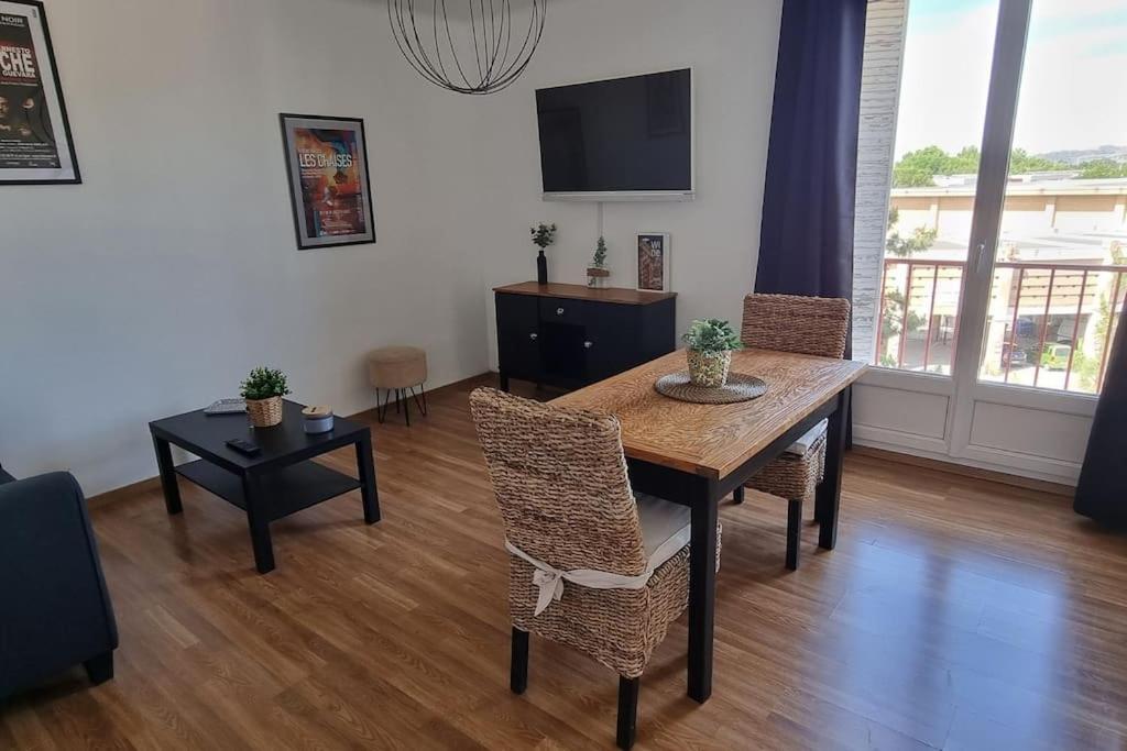 Super Appartement, A Proximite De La Gare Sncf Appartement *